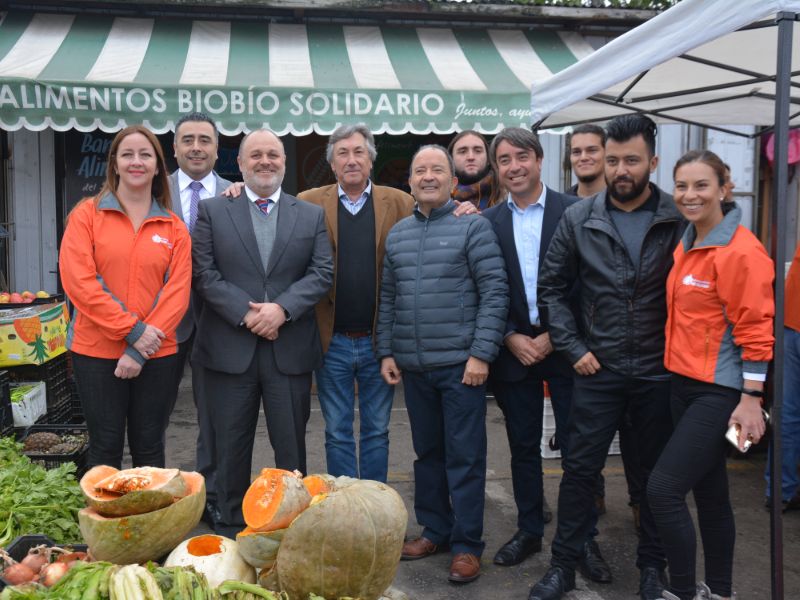Santo Tomás Concepción firma convenio con Banco de Alimentos Biobío Solidario