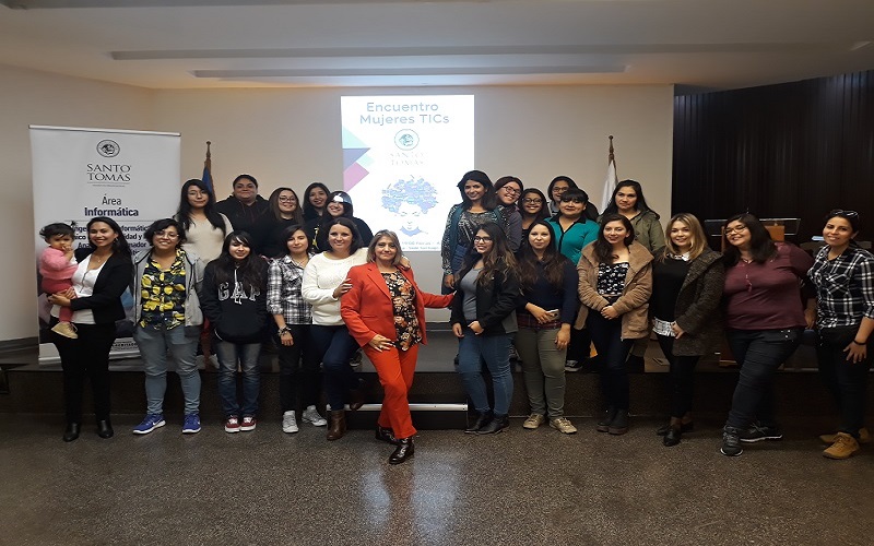 Mujeres TICs comparten experiencias y debaten sobre su rol en el área