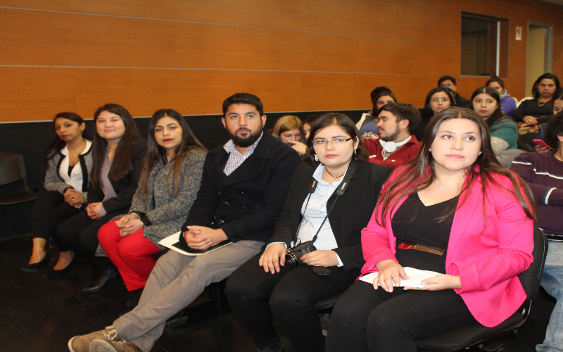 Mentoring: el proyecto impulsado por Santo Tomás que busca evitar deserción de estudiantes