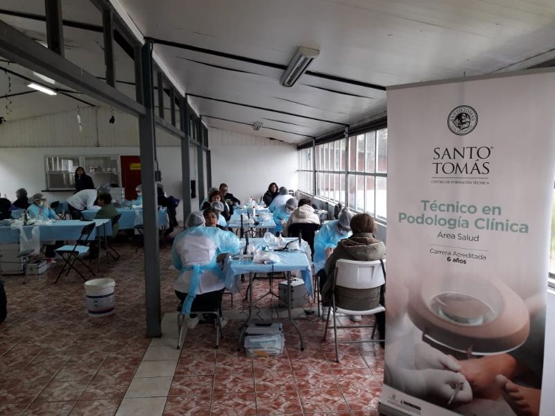 Estudiantes del CFT Concepción realizan operativo podológico en Chiguayante