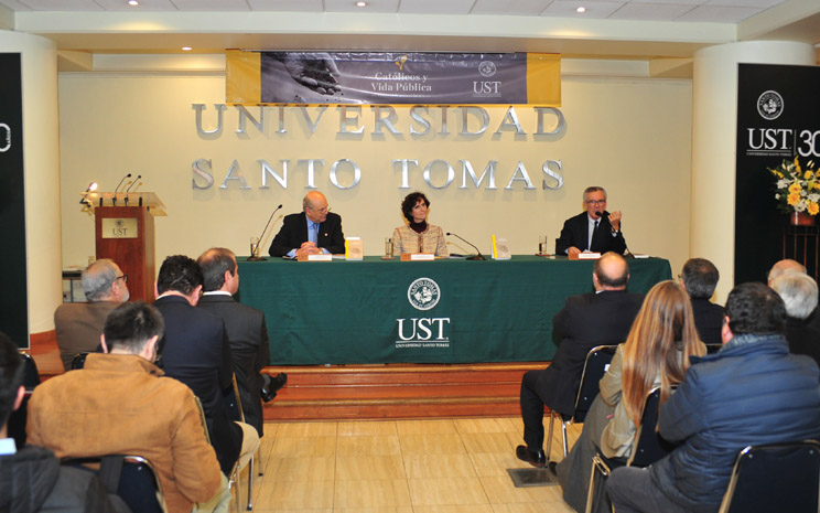 Lanzan libro que recopila la historia del Congreso Católicos y Vida Pública
