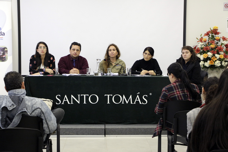 Médicos Veterinarios y estudiantes se capacitaron en Taller de Tenencia Responsable de Mascotas en la UST Talca