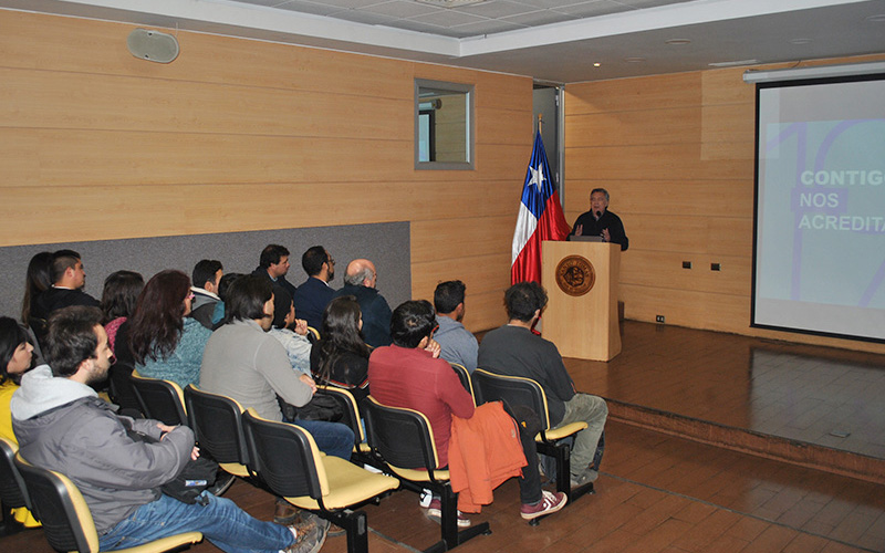 Área Ingeniería de sede Viña del Mar se reúne con egresados para explicar el proceso de acreditación del CFT
