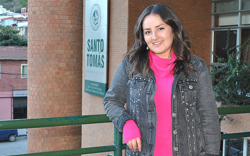 Alumna de Trabajo Social de UST Viña del Mar estudiará un semestre en España: “ganar la beca ha sido un encuentro de emociones para mí”