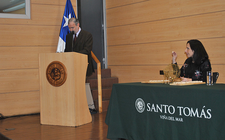 Noveno Torneo Nacional de Debates Santo Tomás inicia sus actividades con el sorteo de temas y parejas
