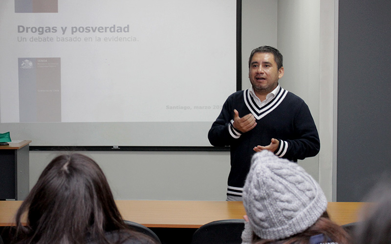 Director regional de SENDA Valparaíso advierte sobre alto consumo de drogas y alcohol en la población escolar