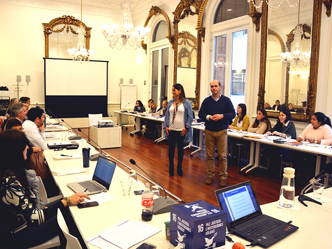 Académico de Derecho de la UST Talca capacitó a fiscales de Uruguay en técnicas de litigación