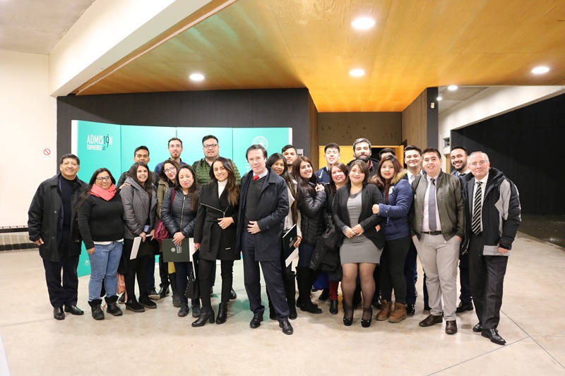 Estudiantes de Contabilidad General vivieron su primera ceremonia de certificación