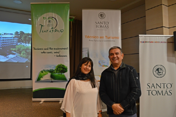 Turismo inauguró su año académico con exposición de ingeniero forestal de CONAF