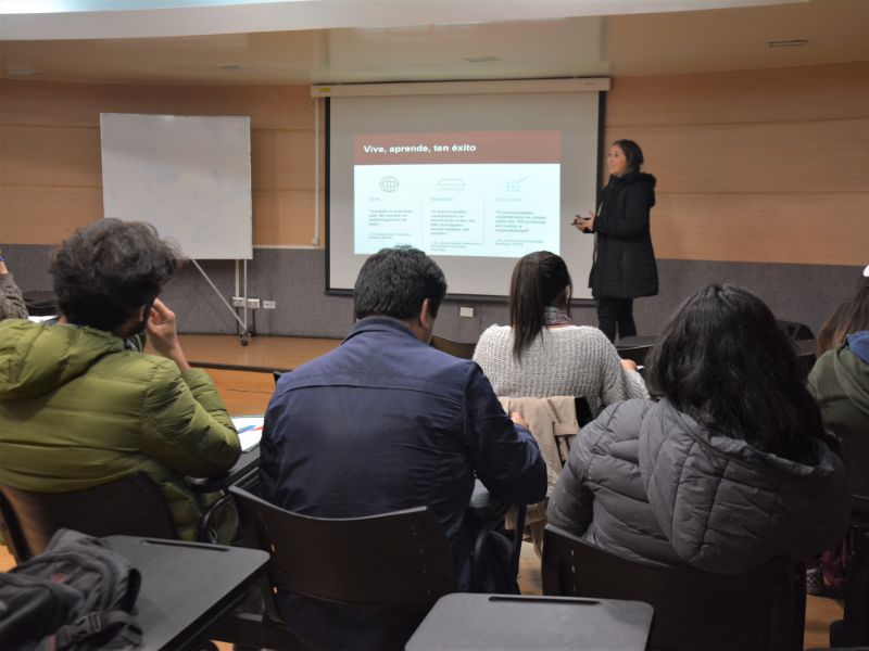 Embajada de Canadá en Chile da a conocer oportunidades de estudios a estudiantes y profesionales penquistas