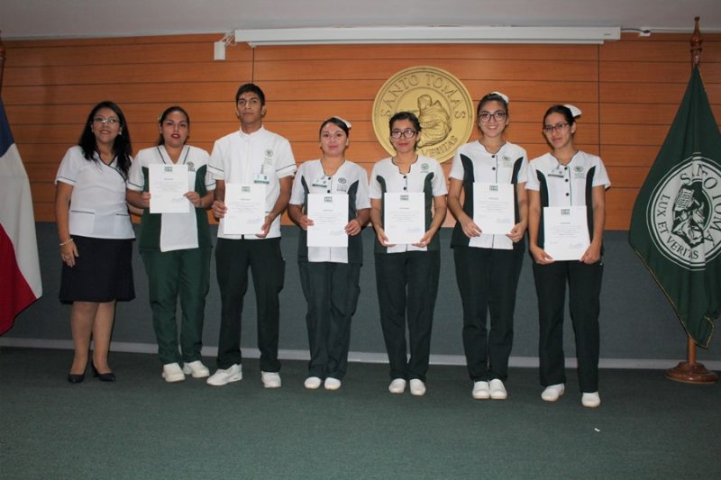 Estudiantes de Técnico en Enfermería de Sede Arica recibieron Certificación en Cuidador de Enfermos