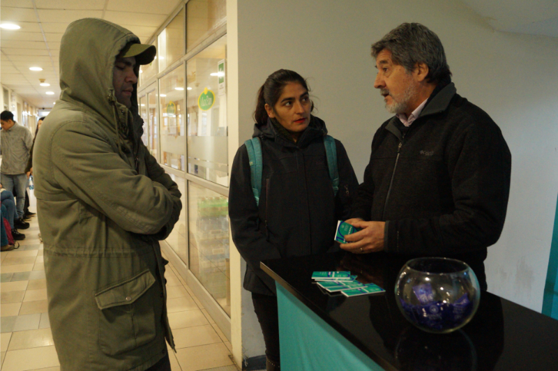 Autoridades y docentes entregan información a la comunidad del Centro de Formación Técnica
