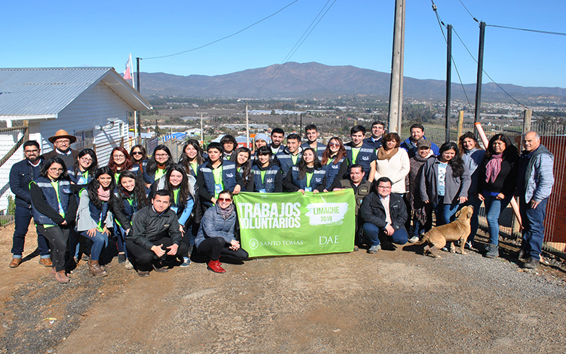 Tomasinos de sede Viña del Mar ponen fin a emotivos Trabajos Voluntarios de Invierno en Callejón Cabrera