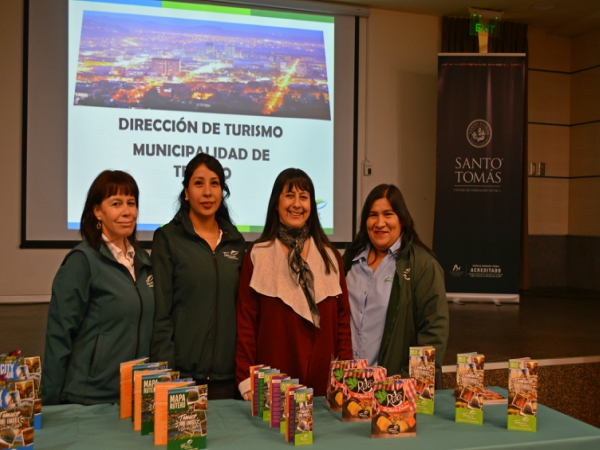 Tituladas de Turismo realizaron charla para tomasinos
