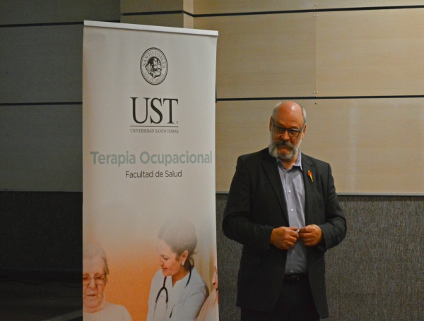Canadiense presentó proyecto con comunidades en la UST