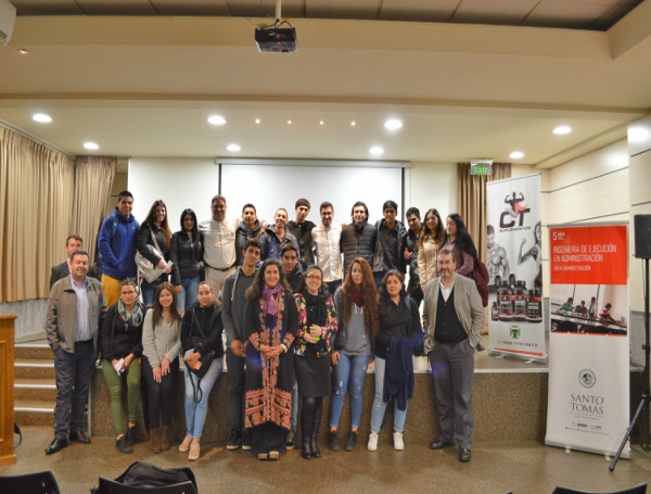 Estudiantes participaron de seminario de Excelencia y Emprendimiento