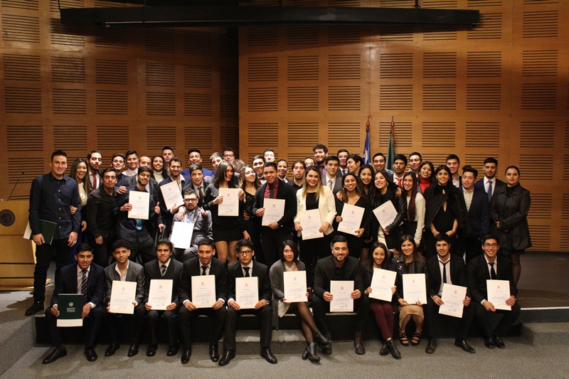 Estudiantes de Preparador Físico participaron de la primera ceremonia de certificación en “Entrenamiento físico y salud”