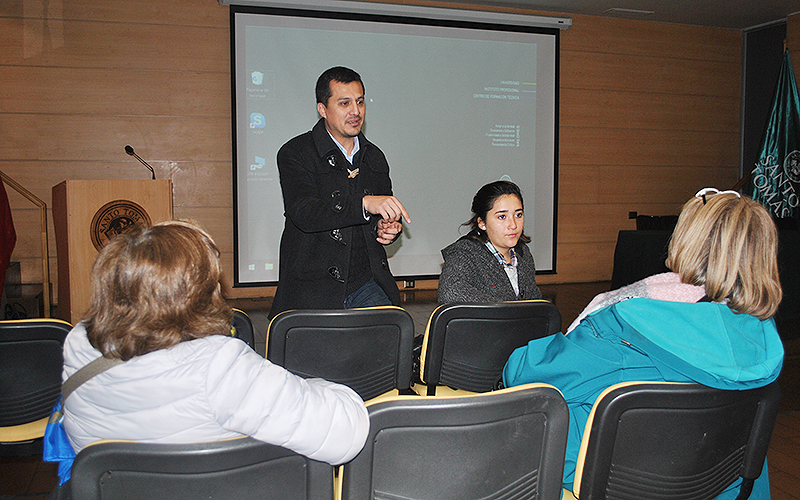 Proyecto “Recooperando” inicia talleres de integración tecnológica para adultos mayores de Viña del Mar