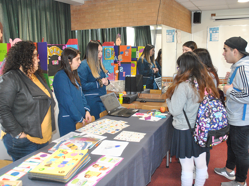 Cientos de escolares de toda la región visitan Santo Tomás Viña del Mar en jornada “Tomasino x1 día”