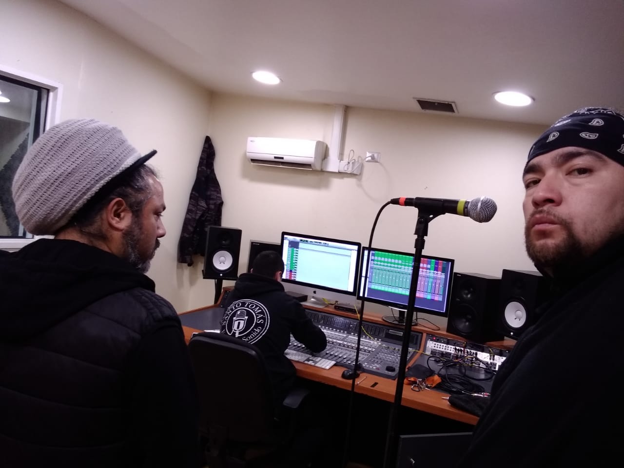 Banda de Gorbea grabó disco de reggae en estudio de sonido de Santo Tomás