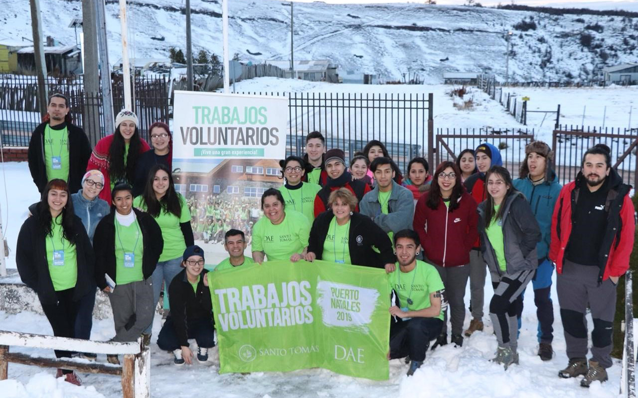 Jóvenes magallánicos realizan trabajos solidarios en la Provincia de Última Esperanza