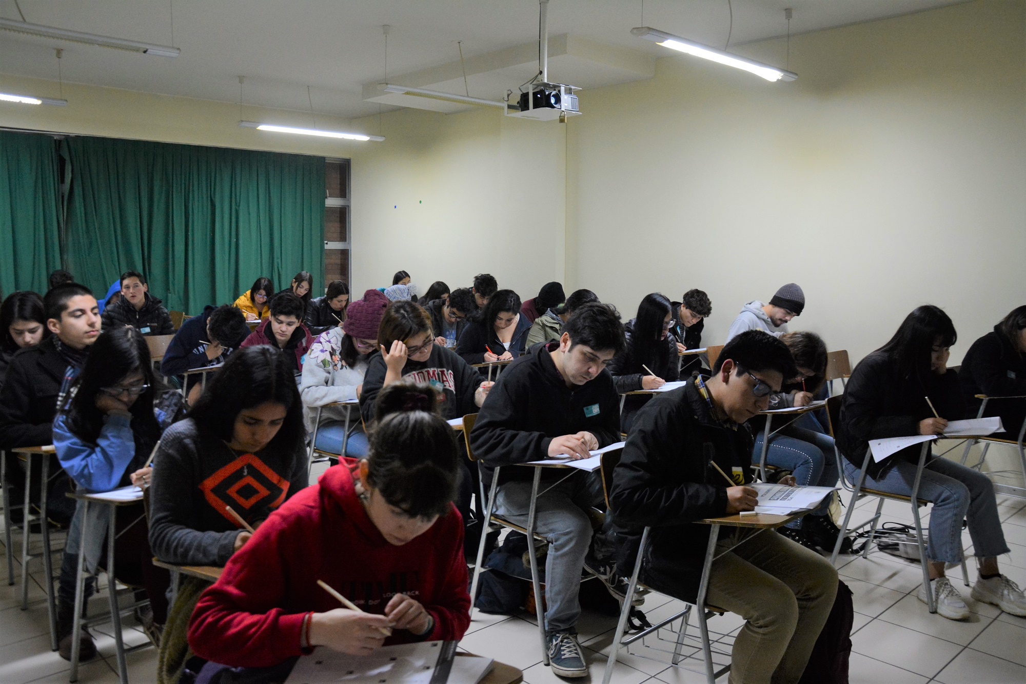 Con buena convocatoria se realizó ensayo PSU vespertino en Santo Tomás Concepción