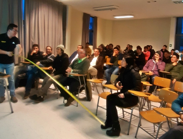 Black and Decker dictó charla a estudiantes de Santo Tomás