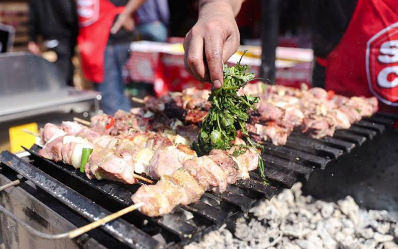 ¿Se puede comer sin culpas en Fiestas Patrias? Nutricionista de UST entrega tres consejos para no lamentarse después
