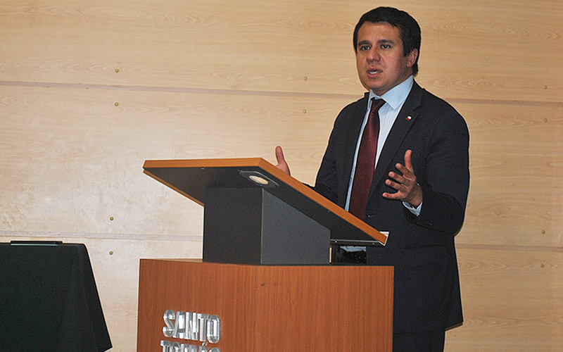 Seremi de Salud encabeza ceremonia de inauguración de inédito Magíster en Derecho y Salud en UST Viña del Mar