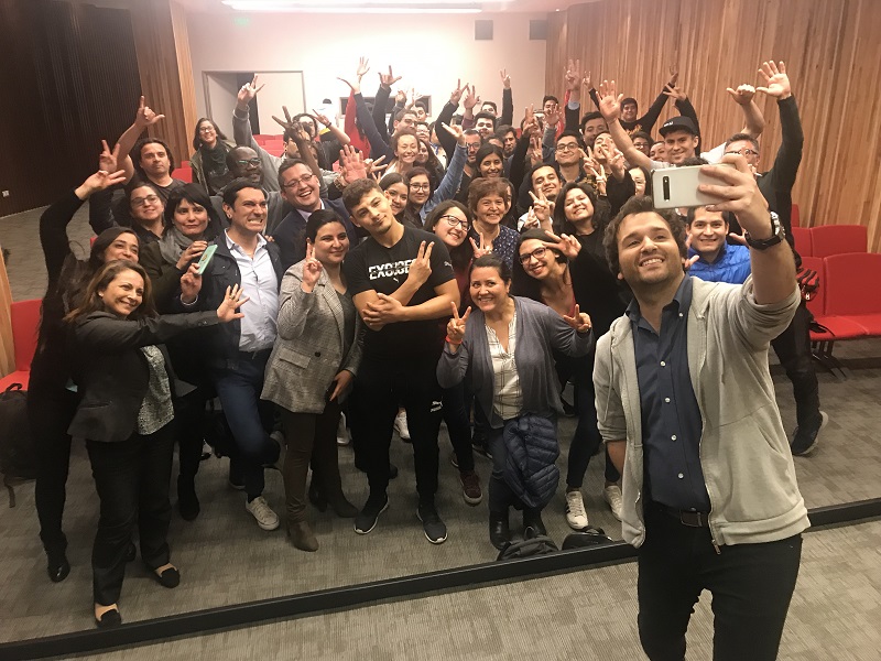 Exalumnos conocieron las ventajas de emprender junto a las redes sociales