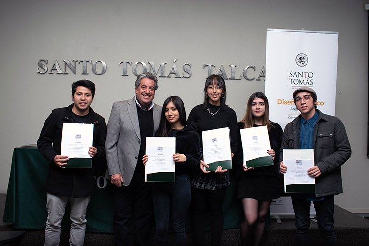 Alumnos de Diseño Gráfico del IP Talca recibieron certificaciones