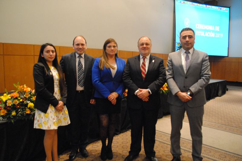 Santo Tomás Concepción tituló a 1200 técnicos y profesionales