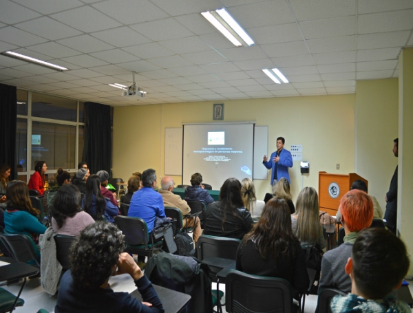 Psicología organizó seminario de salud mental en personas mayores