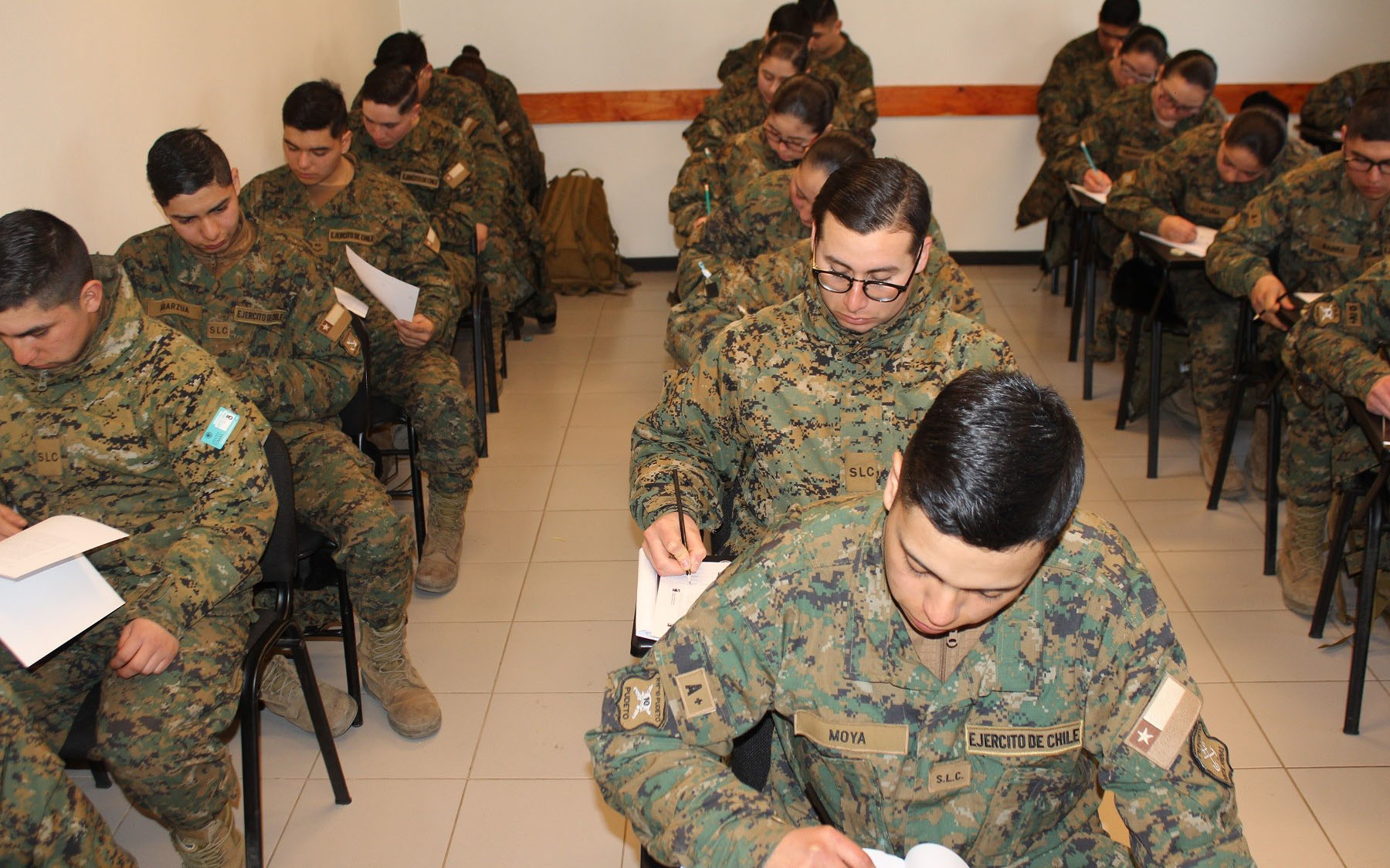 Más de 400 soldados conscriptos de Magallanes rindieron ensayo PSU