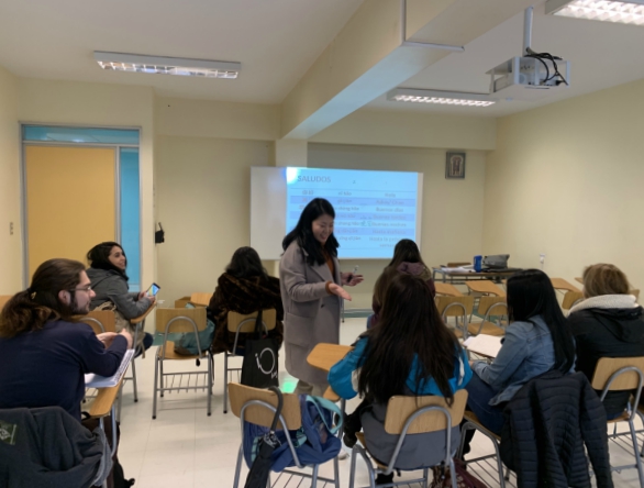Pasante de Instituto Confucio comenzó sus clases de chino mandarín en Temuco