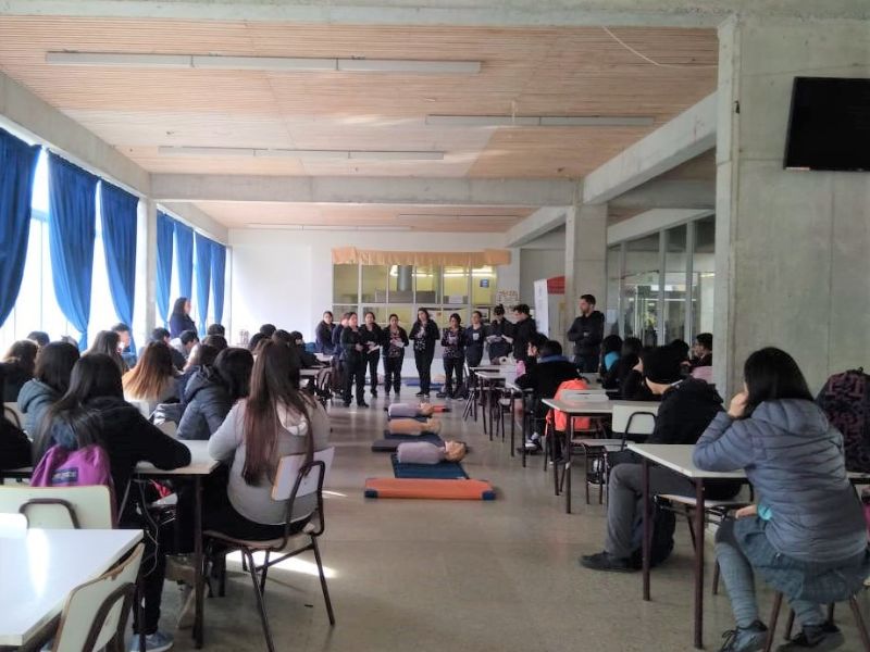 Alumnos de Enfermería realizaron capacitación en Reanimación Cardiopulmonar Básica