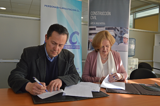 El Instituto Profesional Santo Tomás firmó convenio con empresa Personas y Capacitación