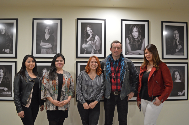 Retratos de Mujeres en La Araucanía se presenta en Santo Tomás