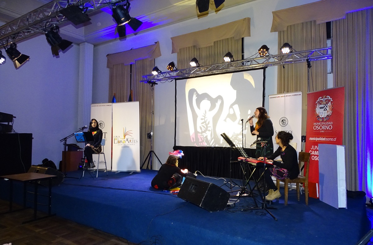 Con un homenaje a la escritora de cuentos infantiles María Elena Walsh inauguraron la IX Feria del Libro y las Artes