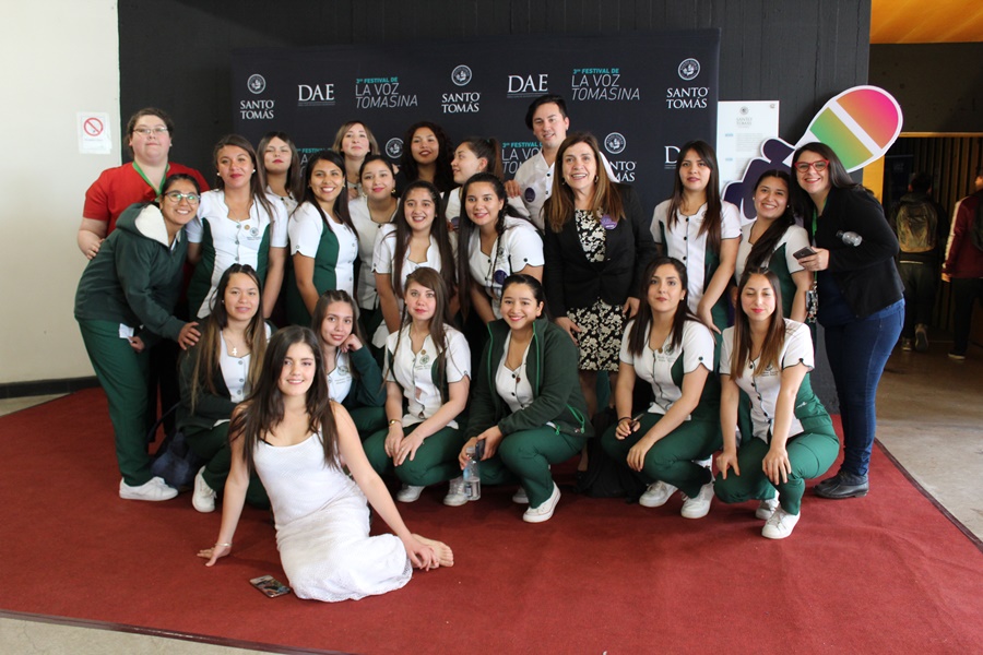 Tomasina de Puente Alto tuvo destacada presentación en el Festival de la Voz