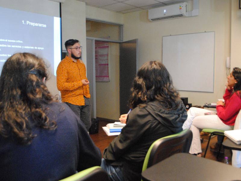 Taller de primeros auxilios psicológicos: saber actuar en situaciones de conflicto emocional