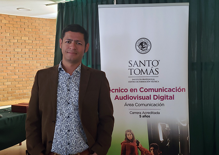 Cineasta mexicano-salvadoreño dictó taller a alumnos de Comunicación Audiovisual en el XIII Festival de Cine Iberoamericano