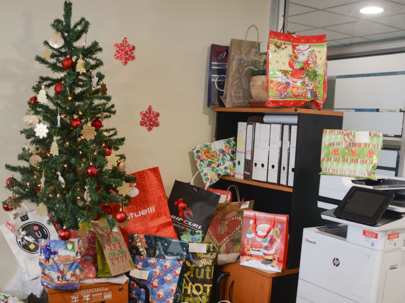 Regala Alegría: Comunidad Santo Tomás lleva regalos a Ciudad del Niño y residencia Carlos Macera