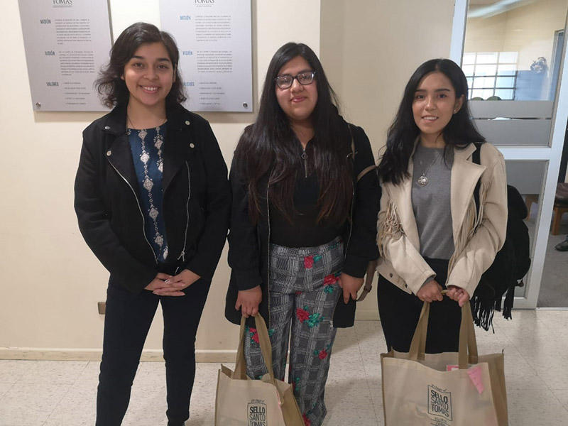 Premian a ganadores de Concurso de Cuentos Breves  Sello Santo Tomás 2019