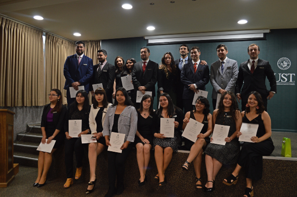 Tomasinos de Temuco egresaron de la carrera de Kinesiología UST