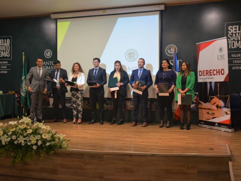 Francisco Santibáñez dictó Clase Magistral en ceremonia de egreso de Derecho