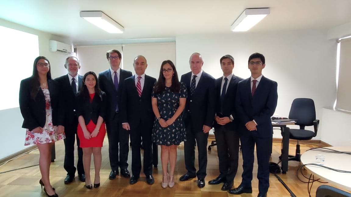 Facultad de Derecho de Universidad Santo Tomás asiste a inédita audiencia de discrepancia en el Panel Técnico de Concesiones