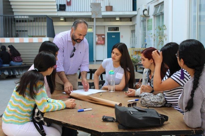 Cabildos UST recogen propuestas de estudiantes para mejorar la salud del país