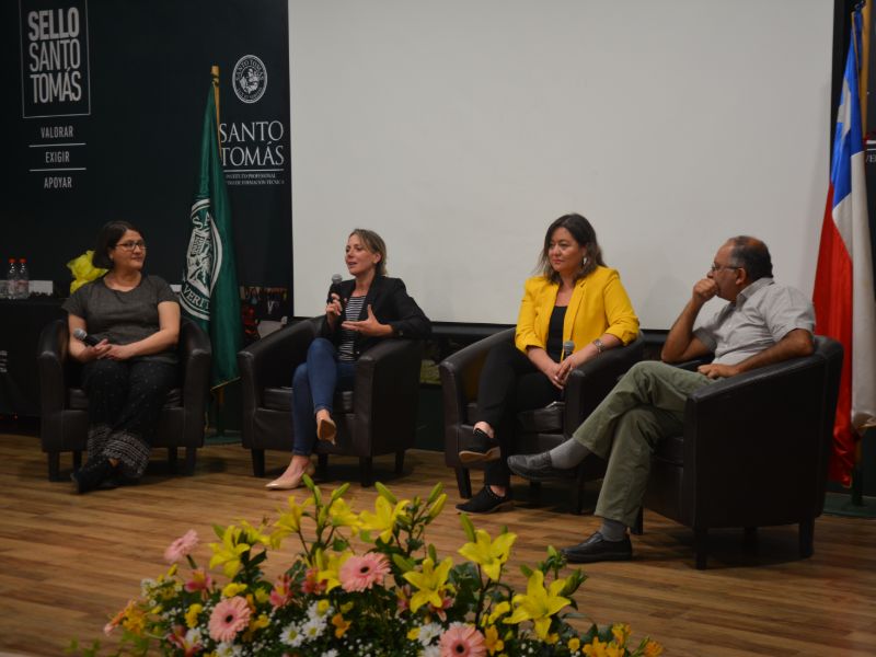 Docentes y profesionales definen desafíos de la salud mental en tiempos de conflicto