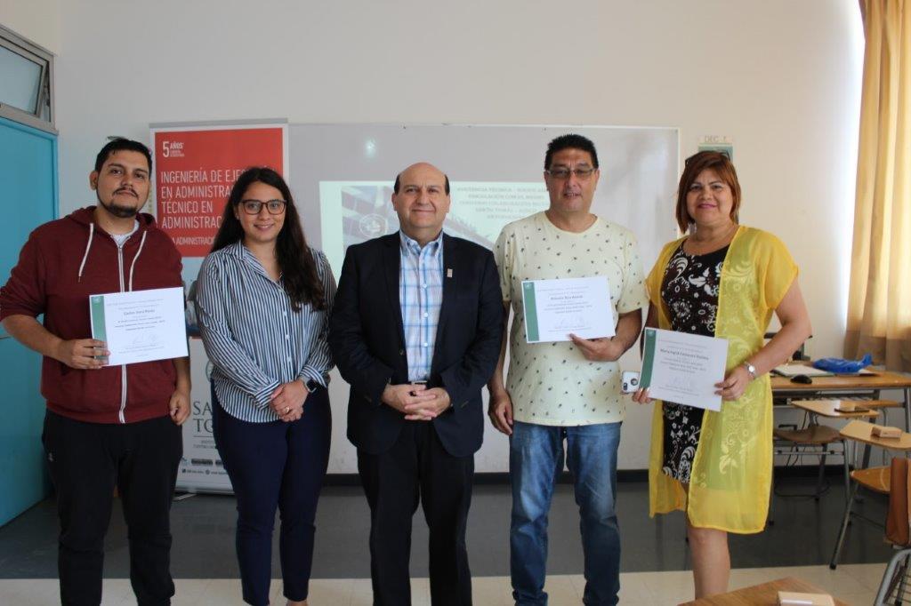 Futuros profesionales entregan herramientas para potenciar negocios de emprendedores locales